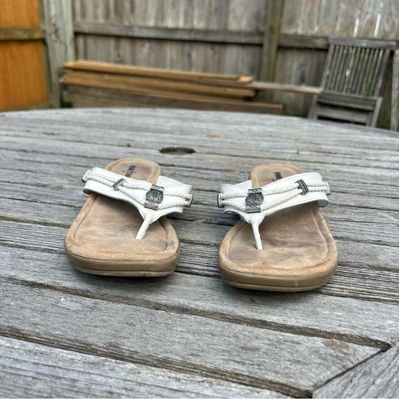 Minnetonka Women's Silverthorne Thong Sandal white‎ size 9 - Picture 2 of 10